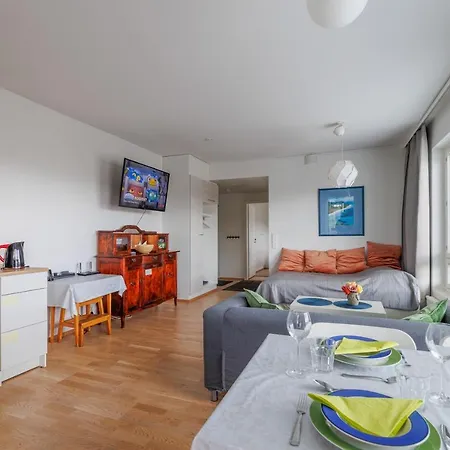 Close To Center And Naesijaervi - Free Parking, Ac, And Two Double Beds Huoneisto *